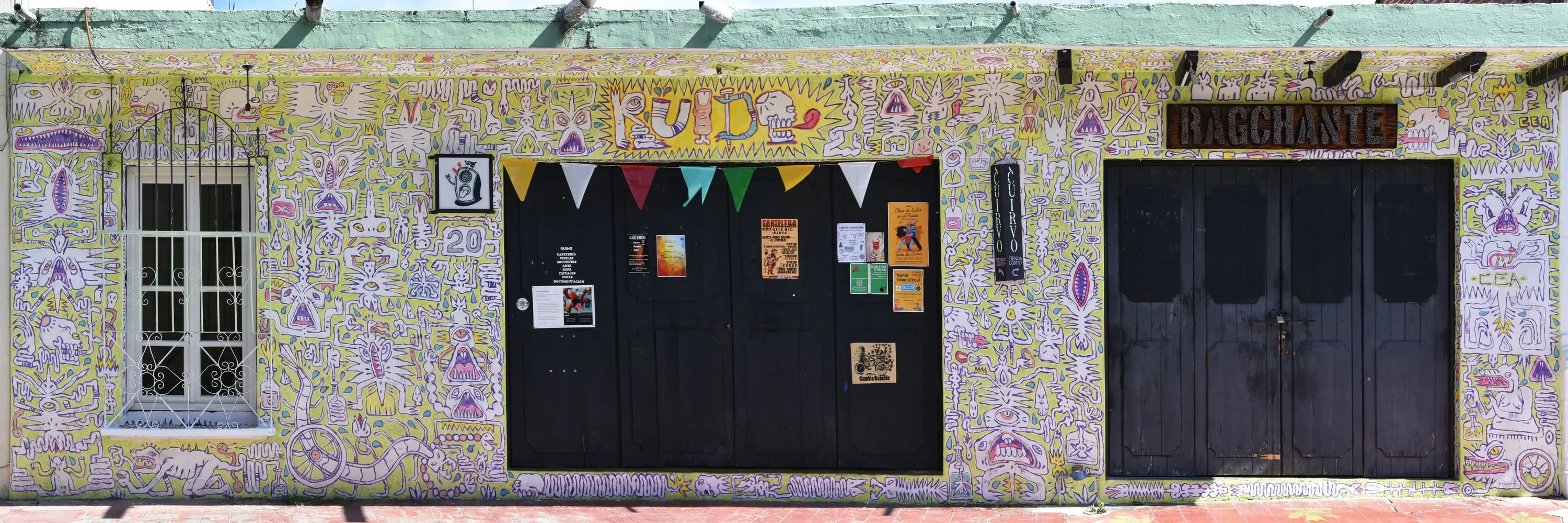 Fachada Ruido Espontáneo