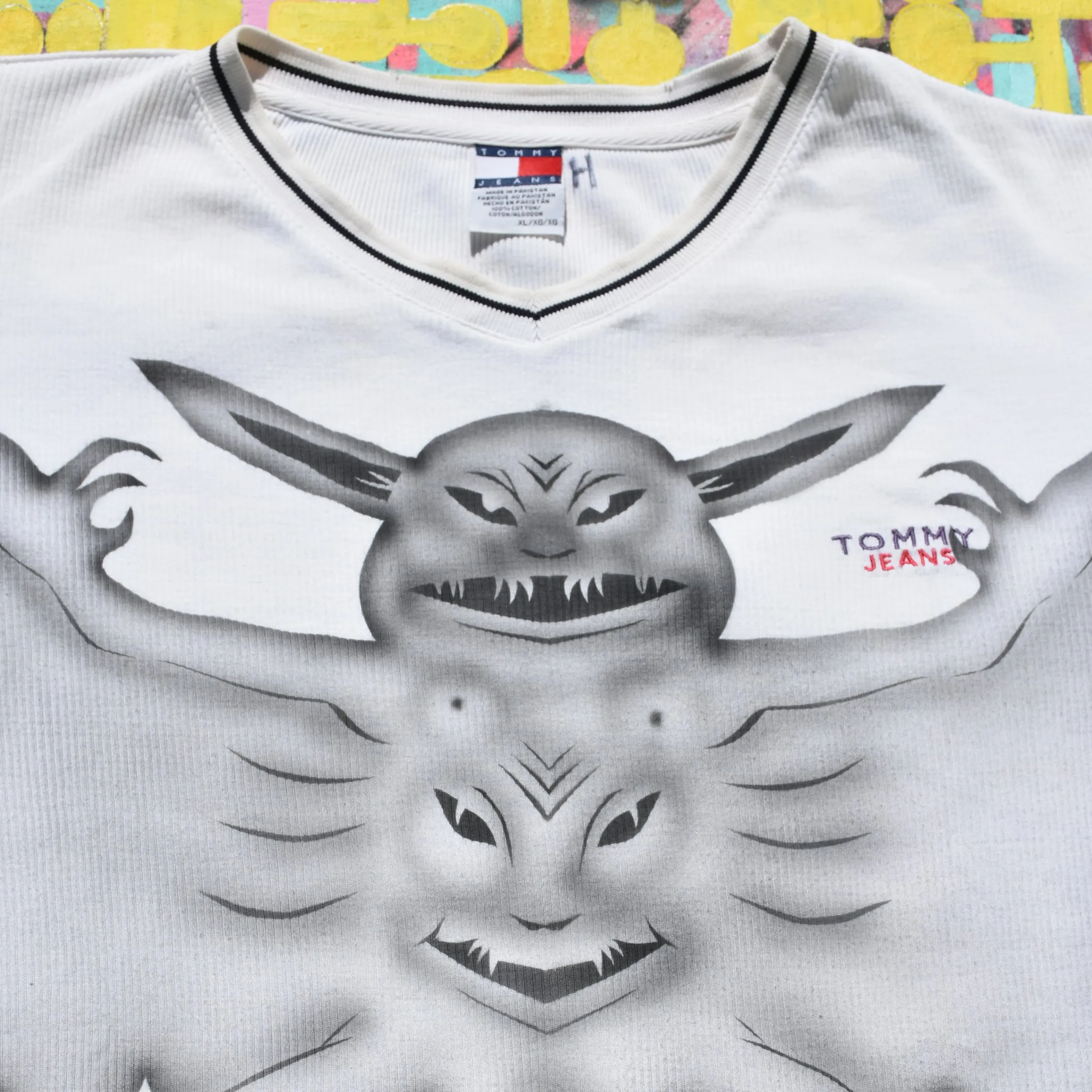 Playera Tommy intervenida
